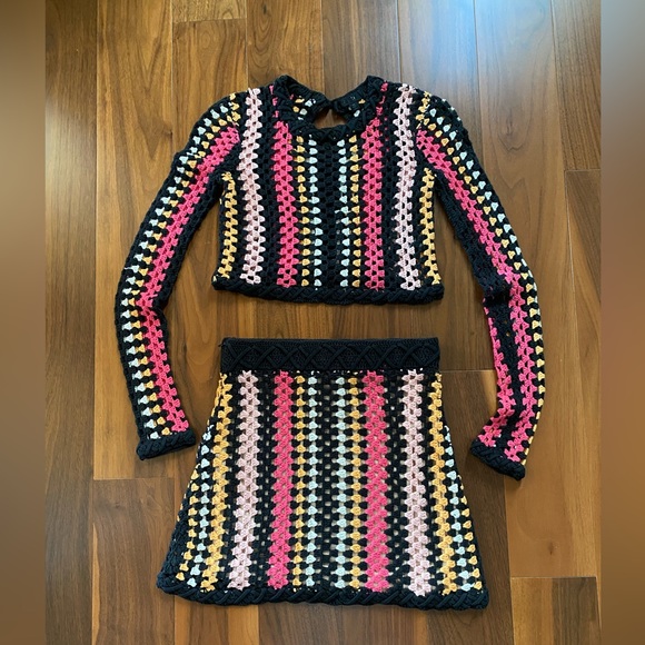 Set - Picture 1 of 3